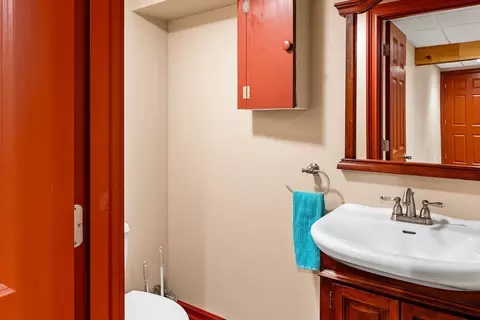 Bath - 86 Mowry St, Mendon, MA 01756 photo 5 of 5