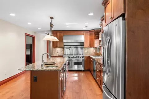 Kitchen - 86 Mowry St, Mendon, MA 01756 photo 2 of 2
