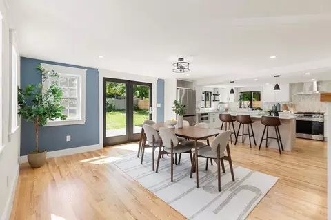 Dining - 190 Main Strteet, Reading, MA 01867 photo 3 of 3