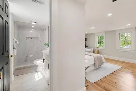 Entry Way - 190 Main Strteet, Reading, MA 01867 photo 7 of 7