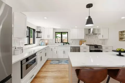 Kitchen - 190 Main Strteet, Reading, MA 01867 photo 3 of 5
