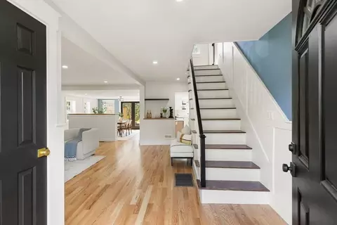 Entry Way - 190 Main Strteet, Reading, MA 01867 photo 1 of 7