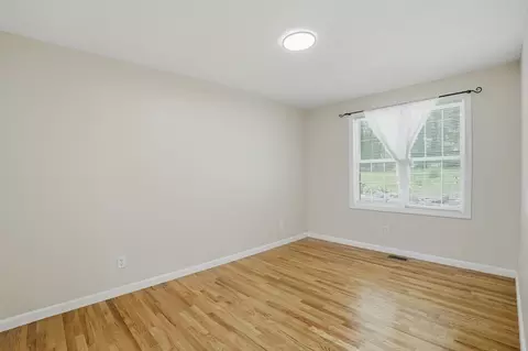Bedroom - 20 Duluth St, Worcester, MA 01604 photo 1 of 13