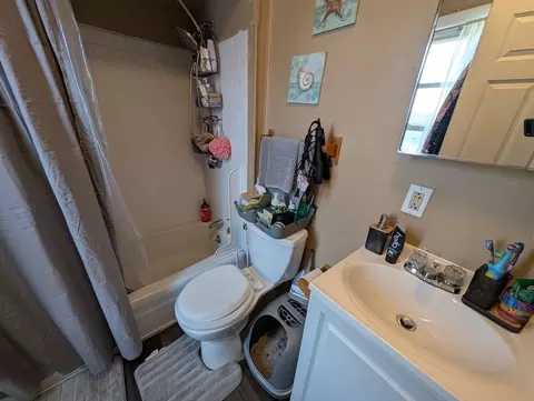 Bath - 131 Thomas St, Fall River, MA 02723 photo 3 of 3