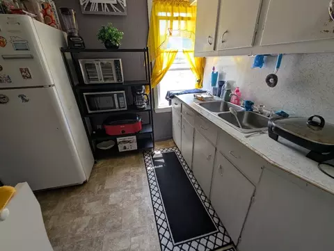 Kitchen - 131 Thomas St, Fall River, MA 02723 photo 4 of 4