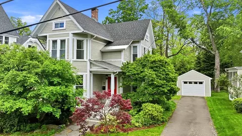 15 Massasoit St, Northampton, MA 01060