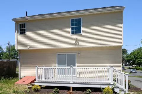 Exterior - 63 Hope St, Springfield, MA 01119 photo 7 of 8