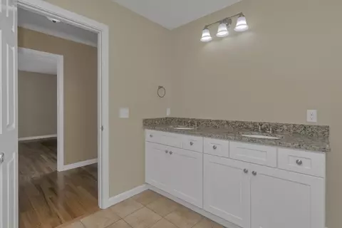 Entry Way - 63 Hope St, Springfield, MA 01119 photo 2 of 2
