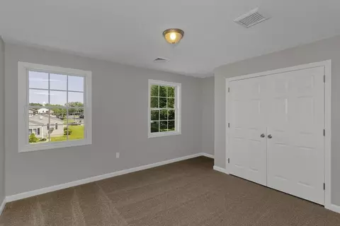 Bedroom - 63 Hope St, Springfield, MA 01119 photo 1 of 10