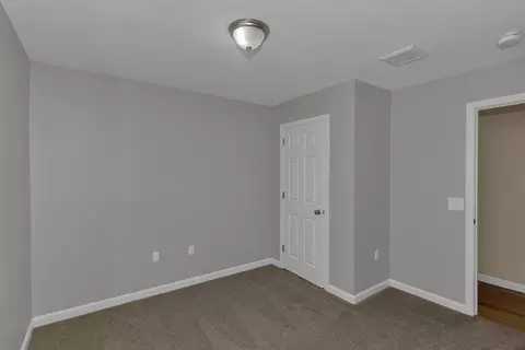 Bedroom - 63 Hope St, Springfield, MA 01119 photo 6 of 10