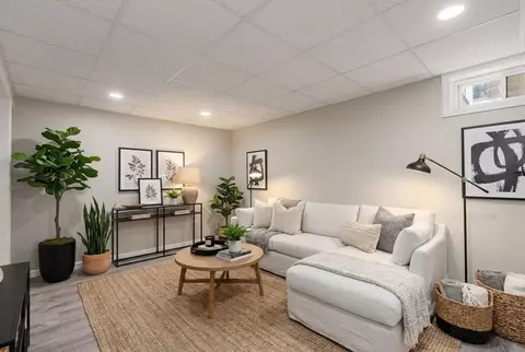 Living - 63 Hope St, Springfield, MA 01119 photo 5 of 5