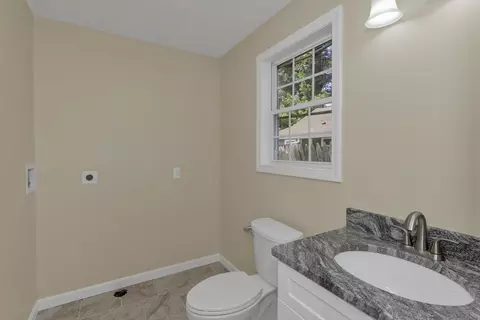 Bath - 63 Hope St, Springfield, MA 01119 photo 2 of 3