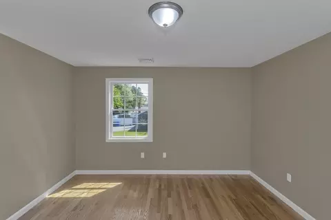 Bedroom - 63 Hope St, Springfield, MA 01119 photo 5 of 10