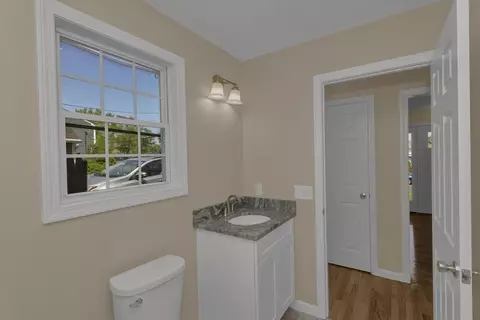 Bath - 63 Hope St, Springfield, MA 01119 photo 1 of 3
