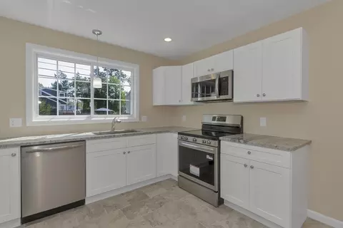 63 Hope St, Springfield, MA 01119