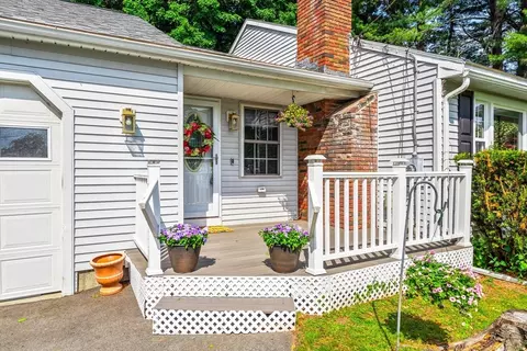 21 Guild St, Lowell, MA 01852 photo 5
