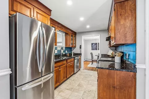21 Guild St, Lowell, MA 01852 photo 8
