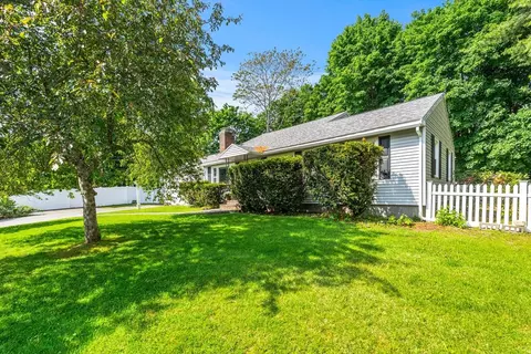 21 Guild St, Lowell, MA 01852 photo 4