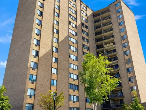 1025 Hancock St #2P, Quincy, MA 02169