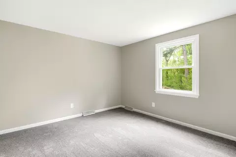 282-284 Parkerview St, Springfield, MA 01129 photo 20