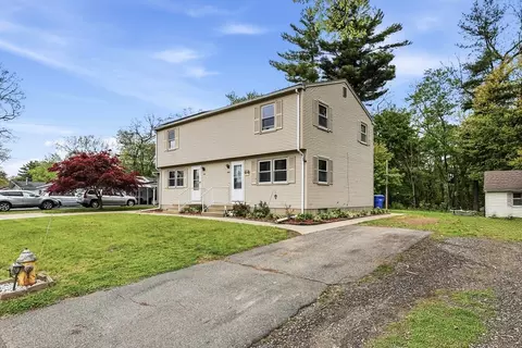 282-284 Parkerview St, Springfield, MA 01129 photo 2