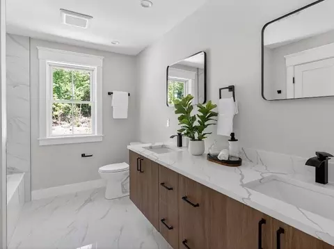 Bath - 32 Mendon St, Upton, MA 01568 photo 2 of 4