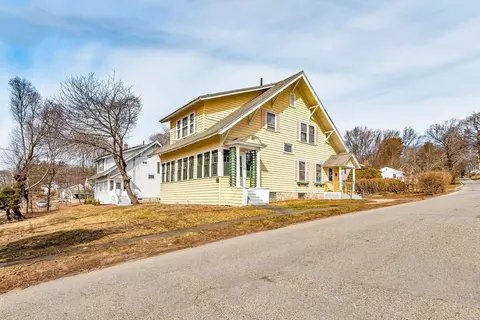 219 Pelham St, Methuen, MA 01844