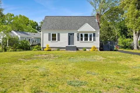 15 Boyden Dr, Foxboro, MA 02035