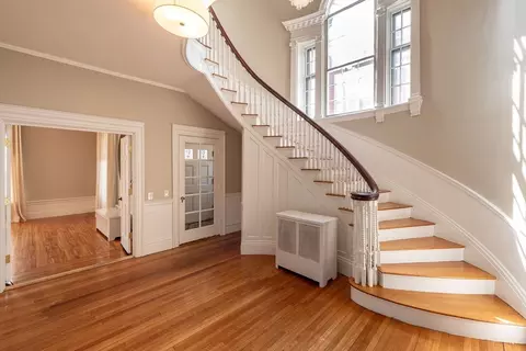 11 Wayne St, Dorchester, MA 02121