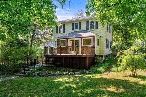 1231 Pleasant St, Worcester, MA 01602