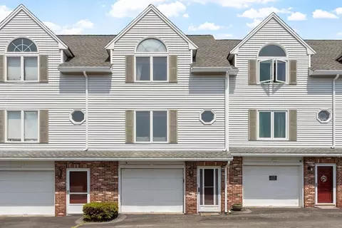 246 Aiken Ave #7, Lowell, MA 01850