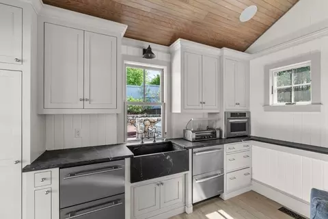 Kitchen - 48 Whiton Ave, Hingham, MA 02043 photo 5 of 5