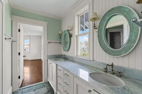 Bath - 48 Whiton Ave, Hingham, MA 02043 photo 4 of 4