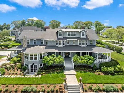 48 Whiton Ave, Hingham, MA 02043