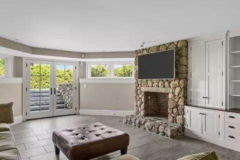 Living - 48 Whiton Ave, Hingham, MA 02043 photo 3 of 3