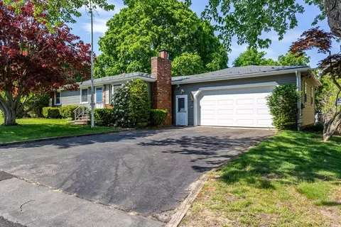 68 Redwood Rd, Somerset, MA 02726