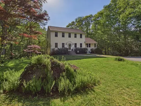 26 Vale Ct, West Greenwich, RI 02817