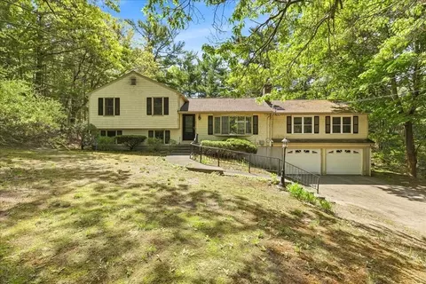 40 Kristin Rd, Plymouth, MA 02360