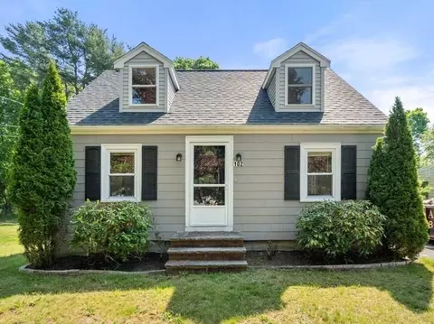 102 Turnpike St, Easton, MA 02375