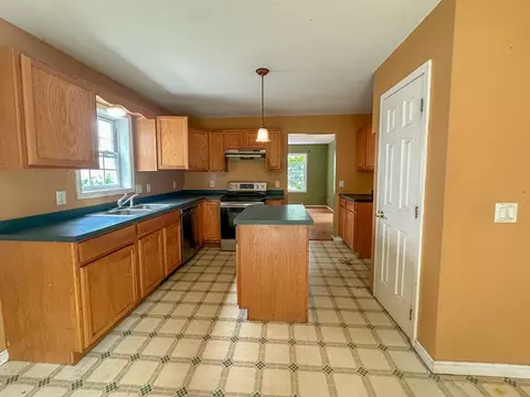 20 Groton Pl, Worcester, MA 01604 photo 8