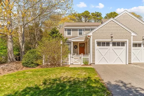 20 Lanyard Way, Mashpee, MA 02649