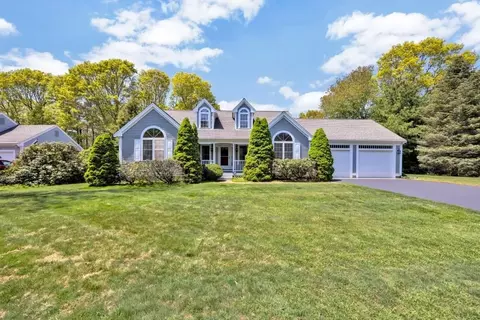 73 Snead Dr, Mashpee, MA 02649