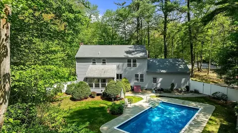 Exterior - 3 Carl Rd, Walpole, MA 02081 photo 3 of 4