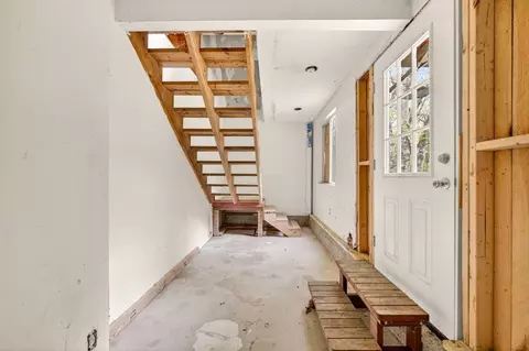 Entry Way - 5 Fathom Ln, Wareham, MA 02571 photo 8 of 8