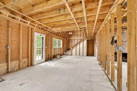 Entry Way - 5 Fathom Ln, Wareham, MA 02571 photo 2 of 8