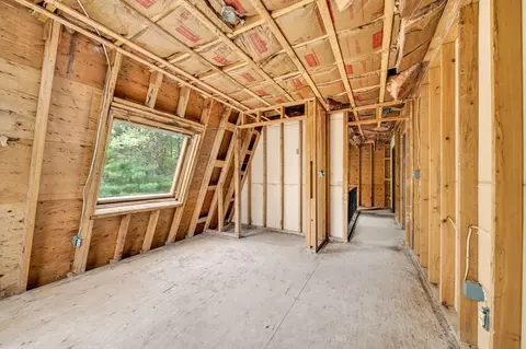 Entry Way - 5 Fathom Ln, Wareham, MA 02571 photo 6 of 8