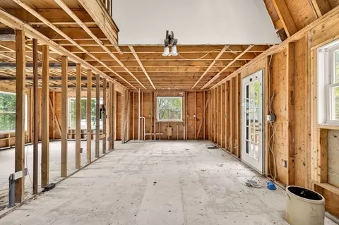 Entry Way - 5 Fathom Ln, Wareham, MA 02571 photo 1 of 8