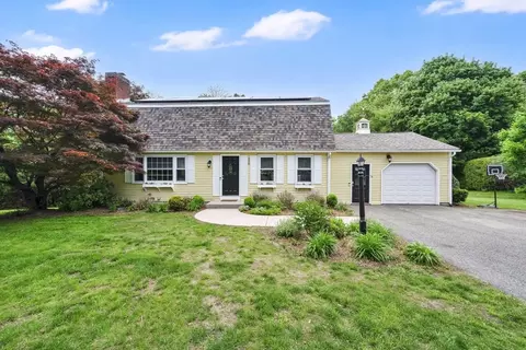 51 Lantern Ln, West Springfield, MA 01089