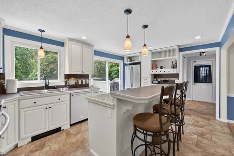 51 Lantern Ln, West Springfield, MA 01089 photo 11