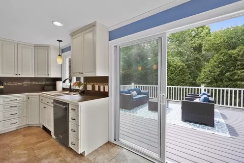 51 Lantern Ln, West Springfield, MA 01089 photo 16